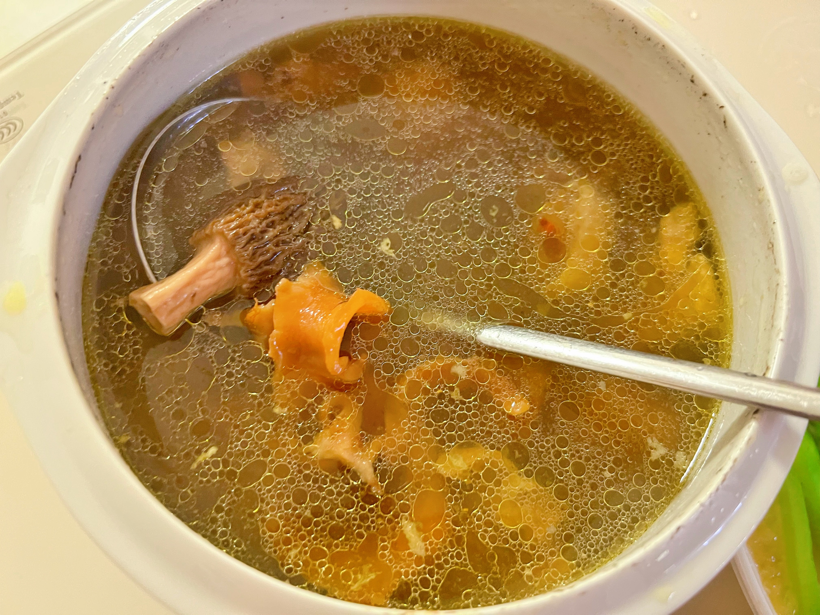 花胶羊肚菌炖鸡汤的做法 步骤5