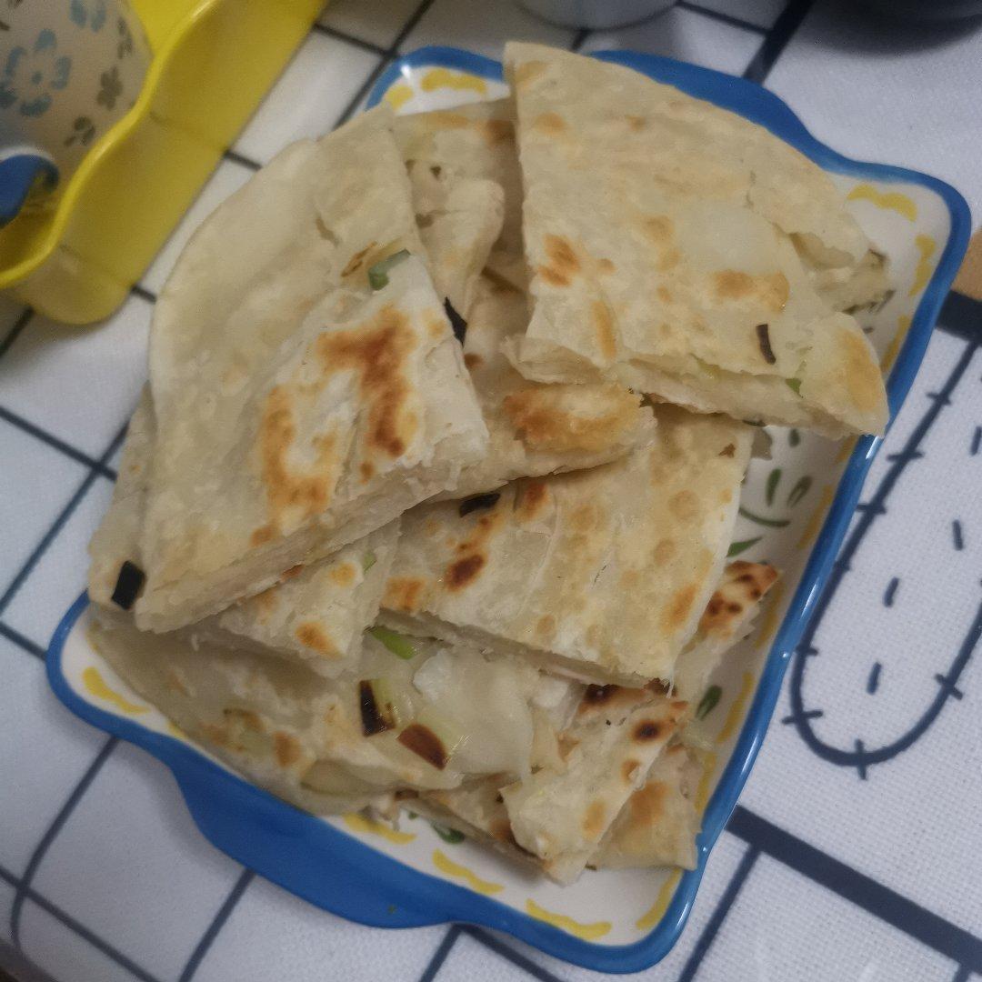 酥脆版葱油饼 看向往的生活也想吃葱油饼配香肠
