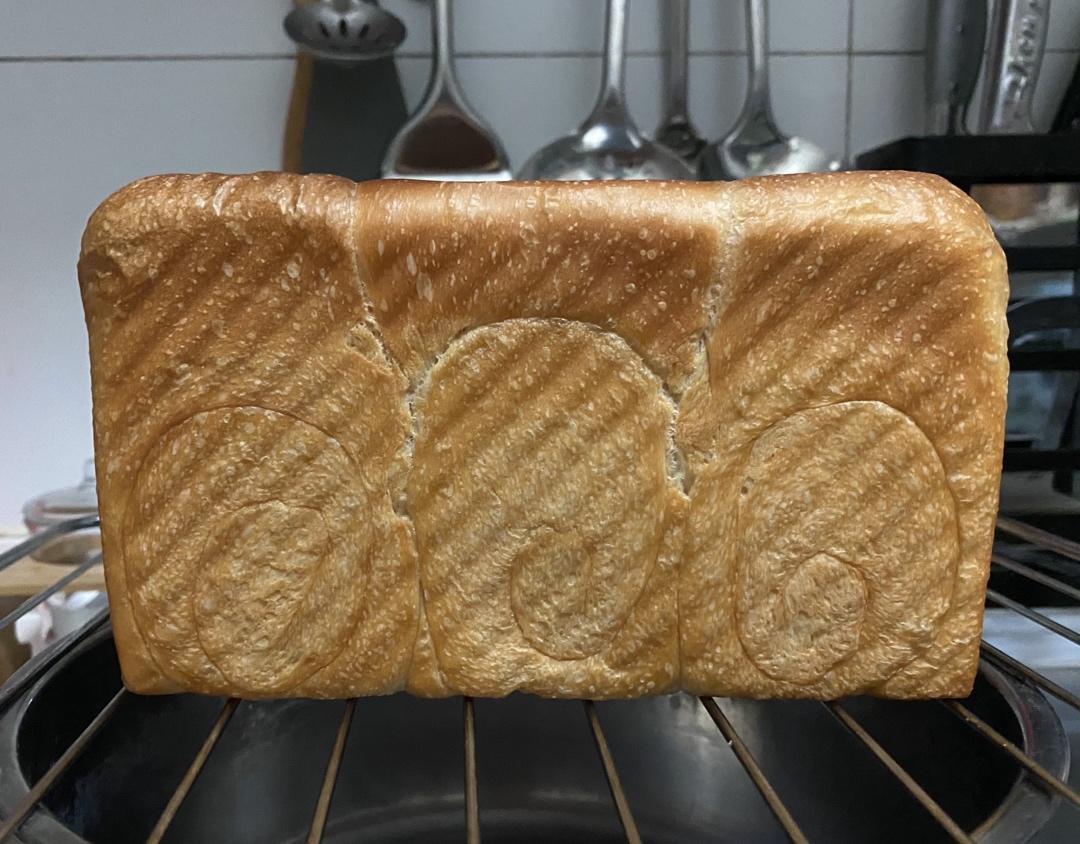 烫种酸奶蛋白吐司