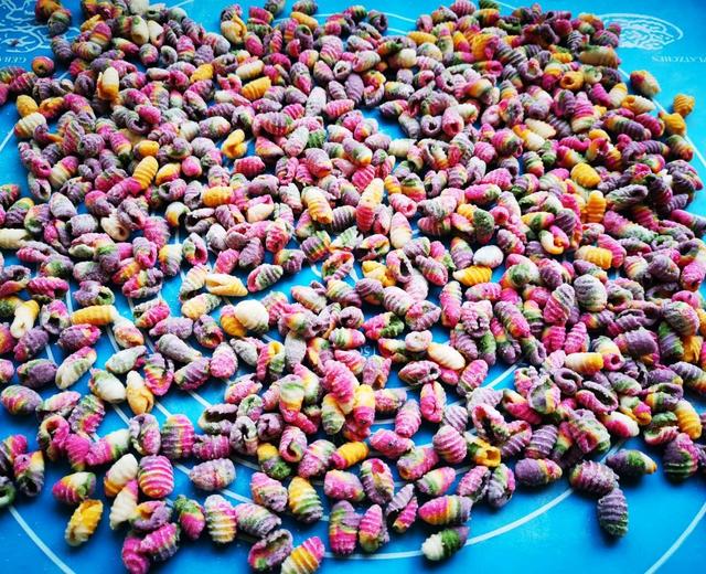 彩虹麻食的做法