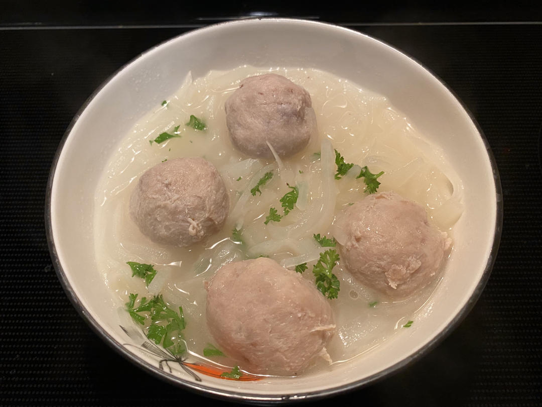 一碗清甜鲜美的萝卜丝肉丸汤