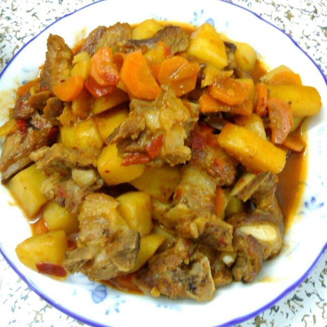 土豆爱排骨