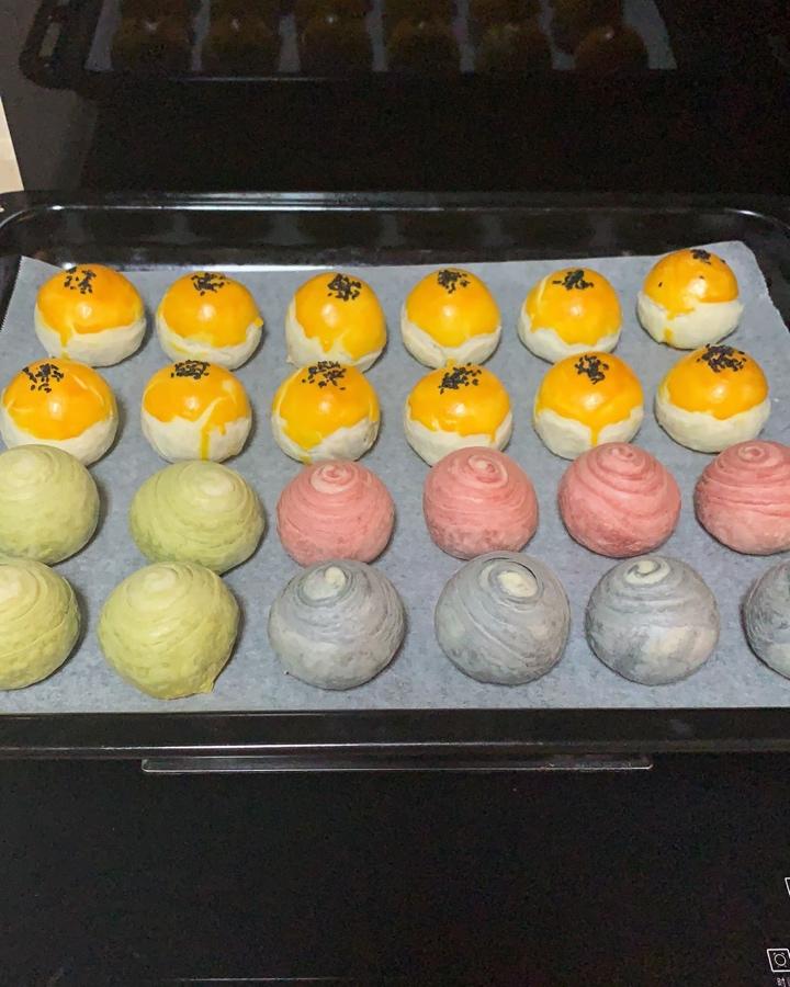 蛋黄酥~紫薯、抹茶、原味~花好月圆，中秋快乐~内附一次做六色蛋黄酥方法~