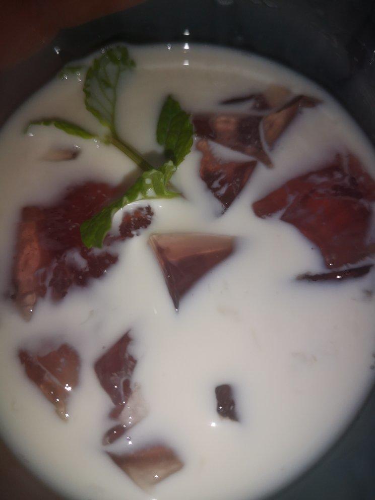 葡萄冰粉撞奶