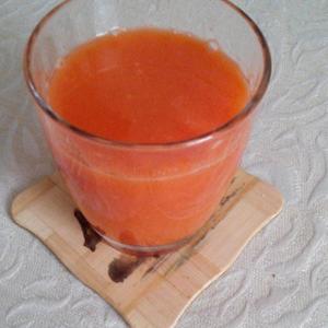 胡萝卜石榴汁的做法 步骤2