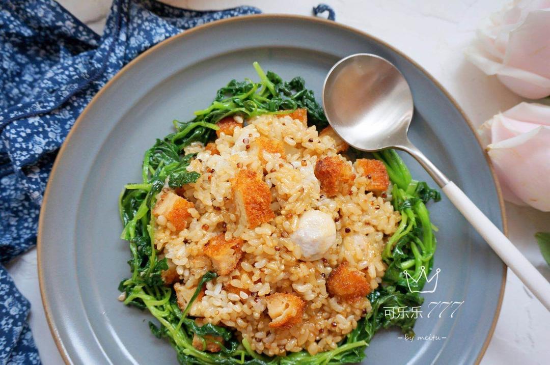 【太阳谷藤椒鸡排】营养减脂养生鲜香粗粮芋艿煲仔饭的做法