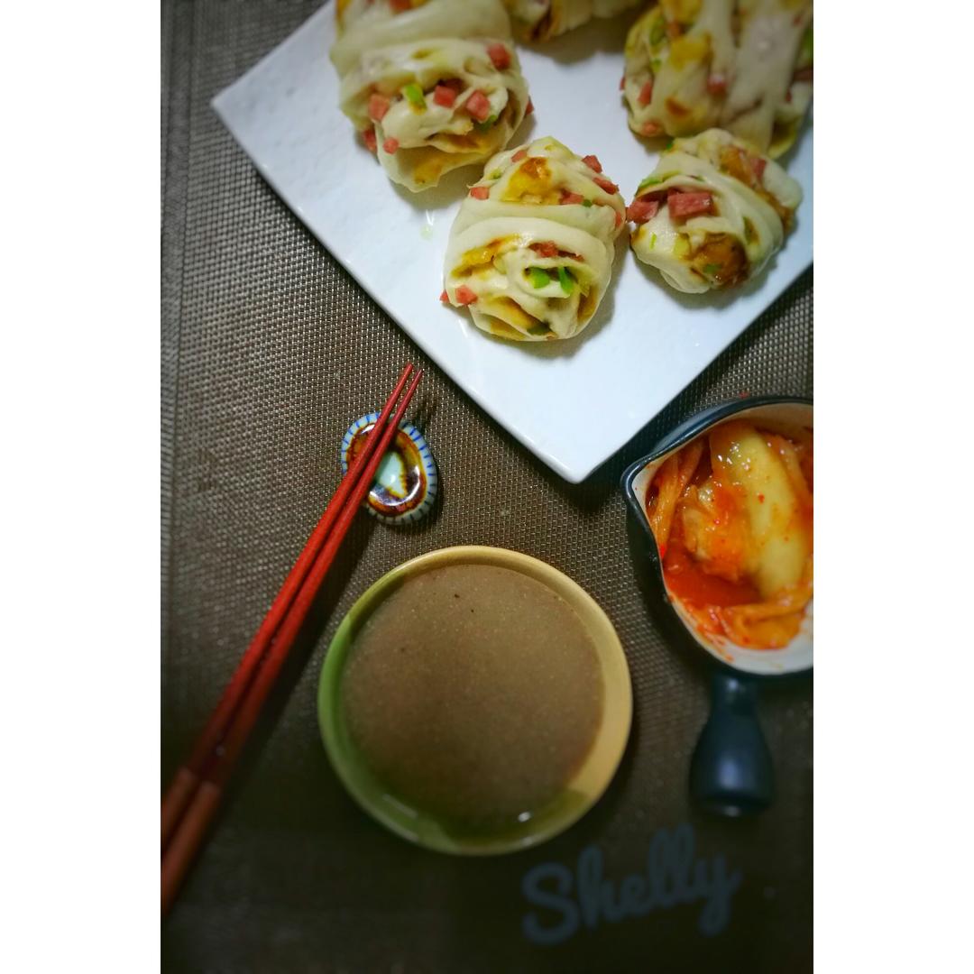 最好吃的火腿葱香花卷—附让葱不变黄的小窍门