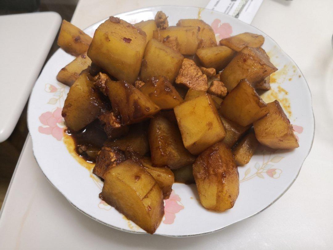 鸡胸肉炖土豆