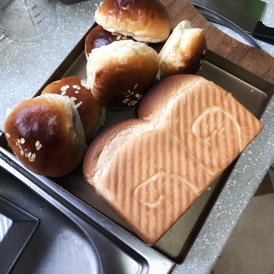 牧场鲜奶吐司