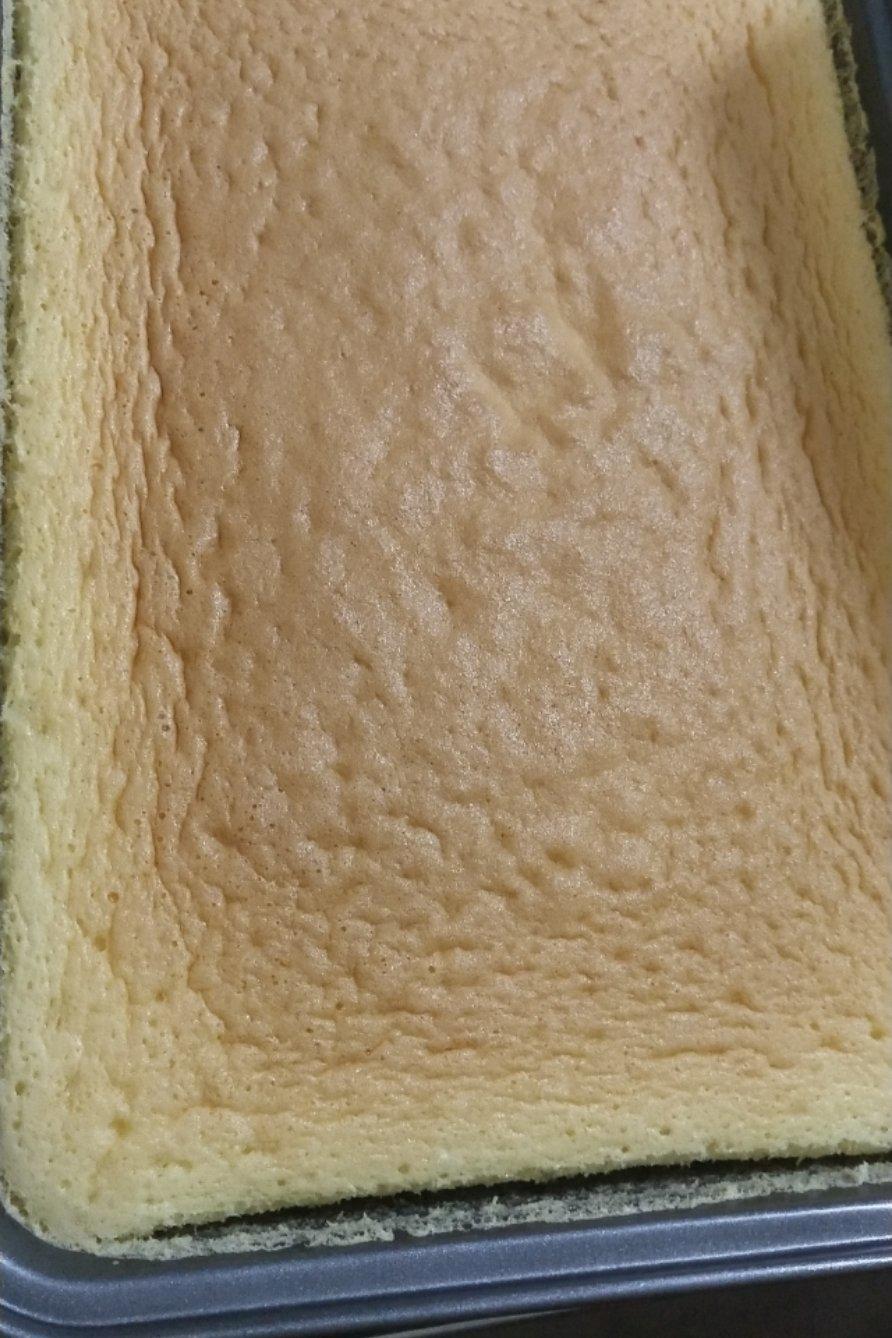 《Tinrry下午茶》教你做基础原味蛋糕卷