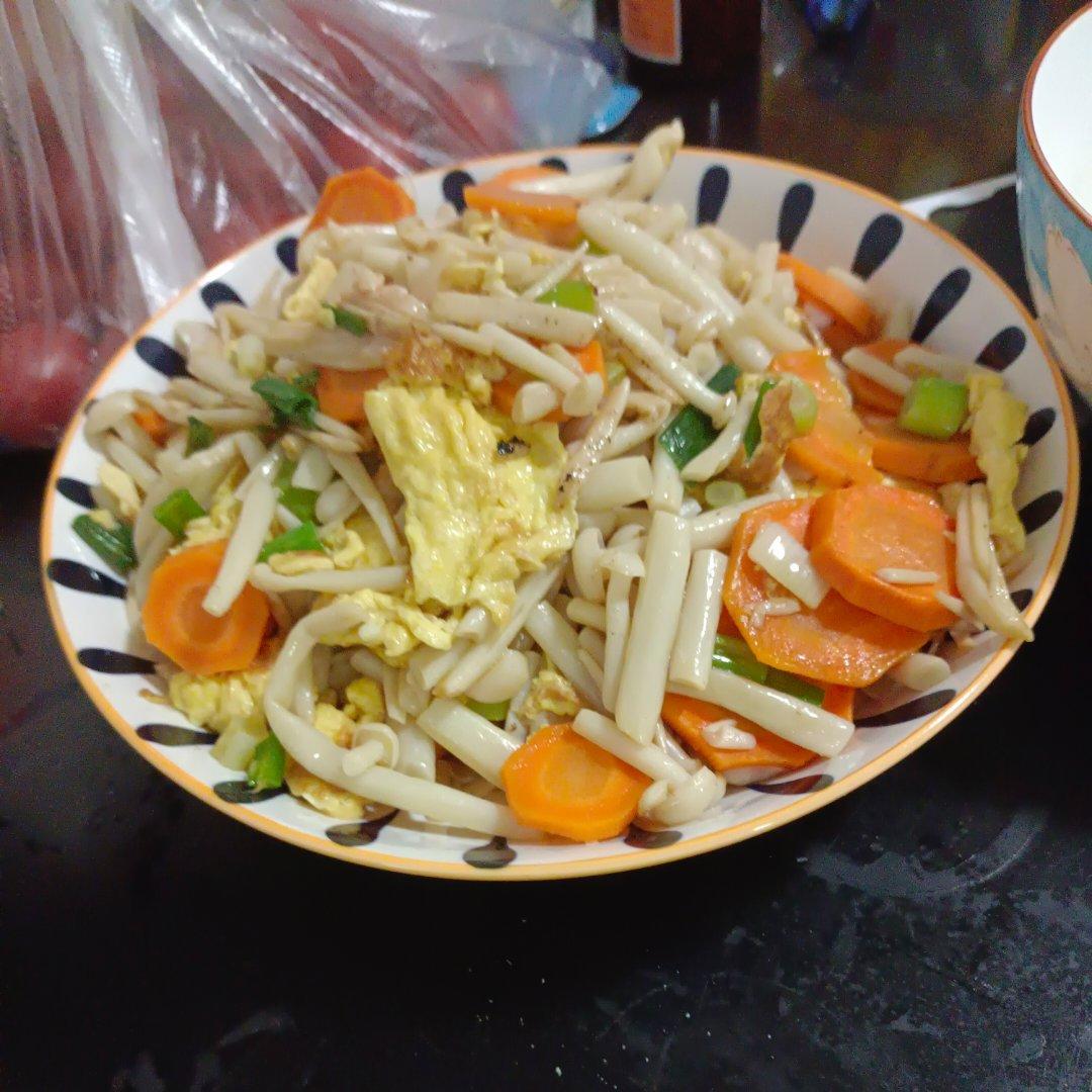鸡蛋炒海鲜菇