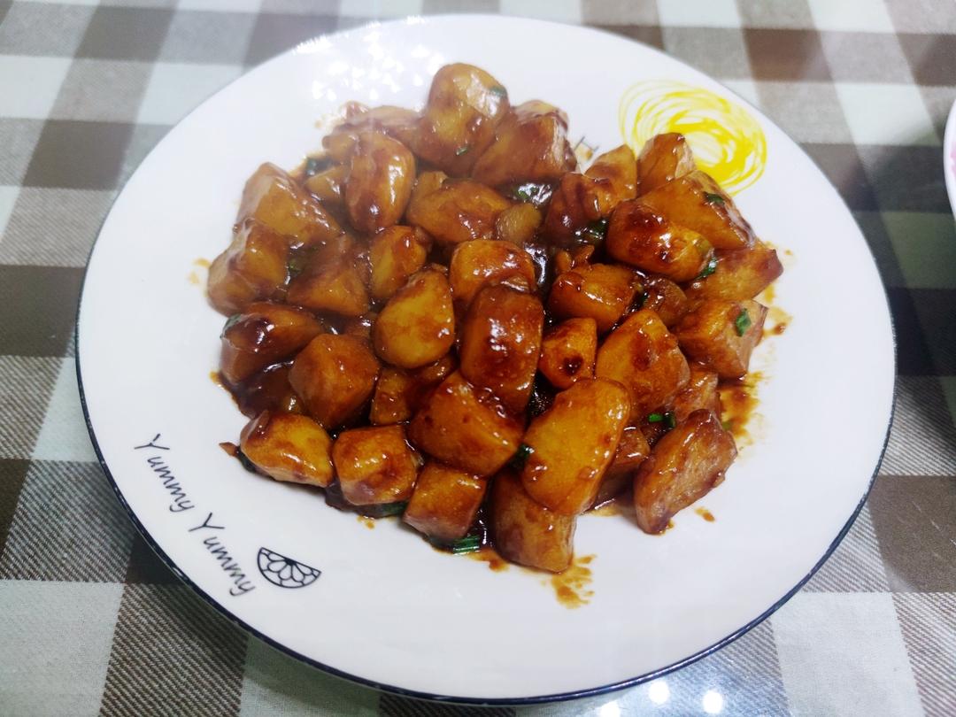 🔥巨下饭，软糯入味！比肉还好吃的红烧土豆