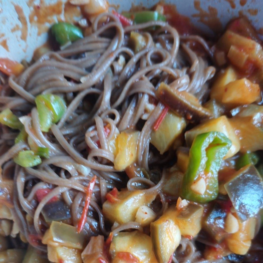 肉末茄子拌面