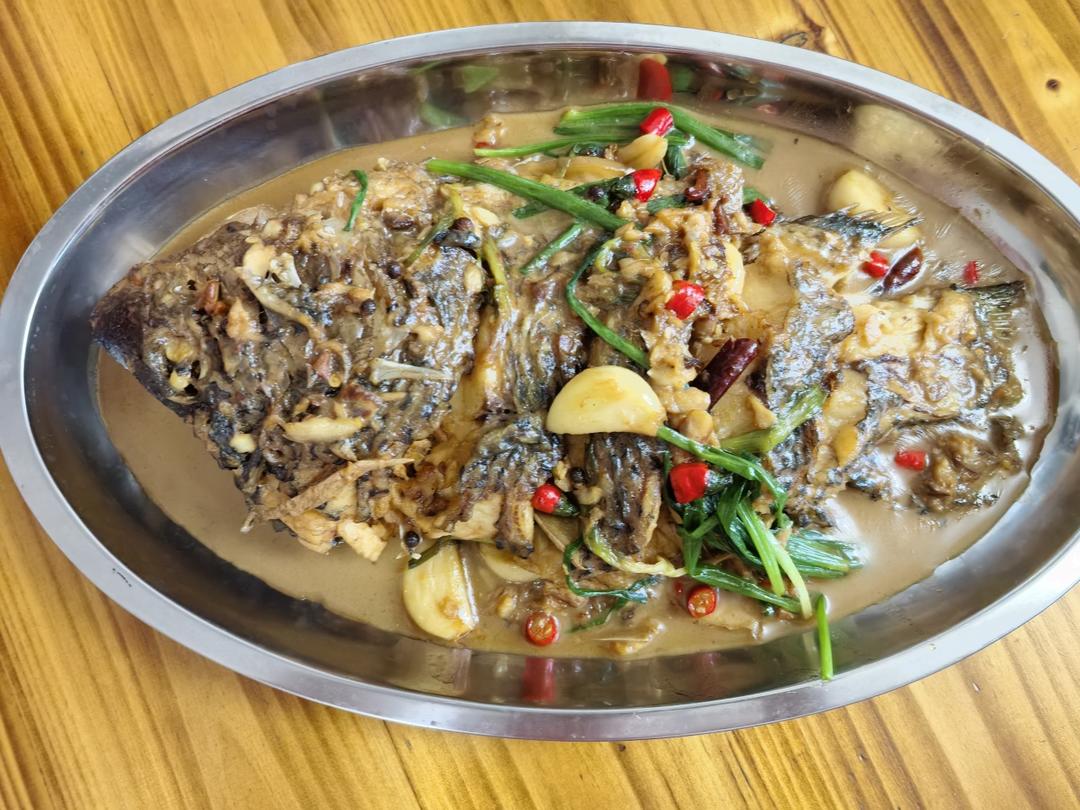百吃不腻的黄豆酱焖鱼