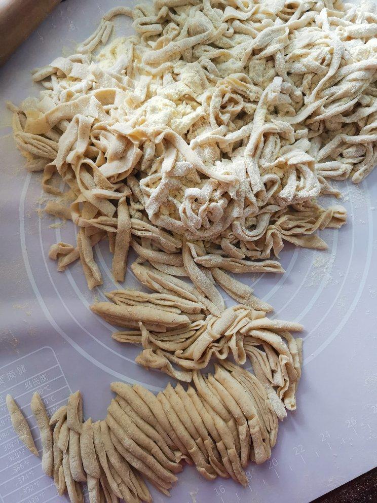 简单鸡蛋手擀面一次成功得瑟一下下