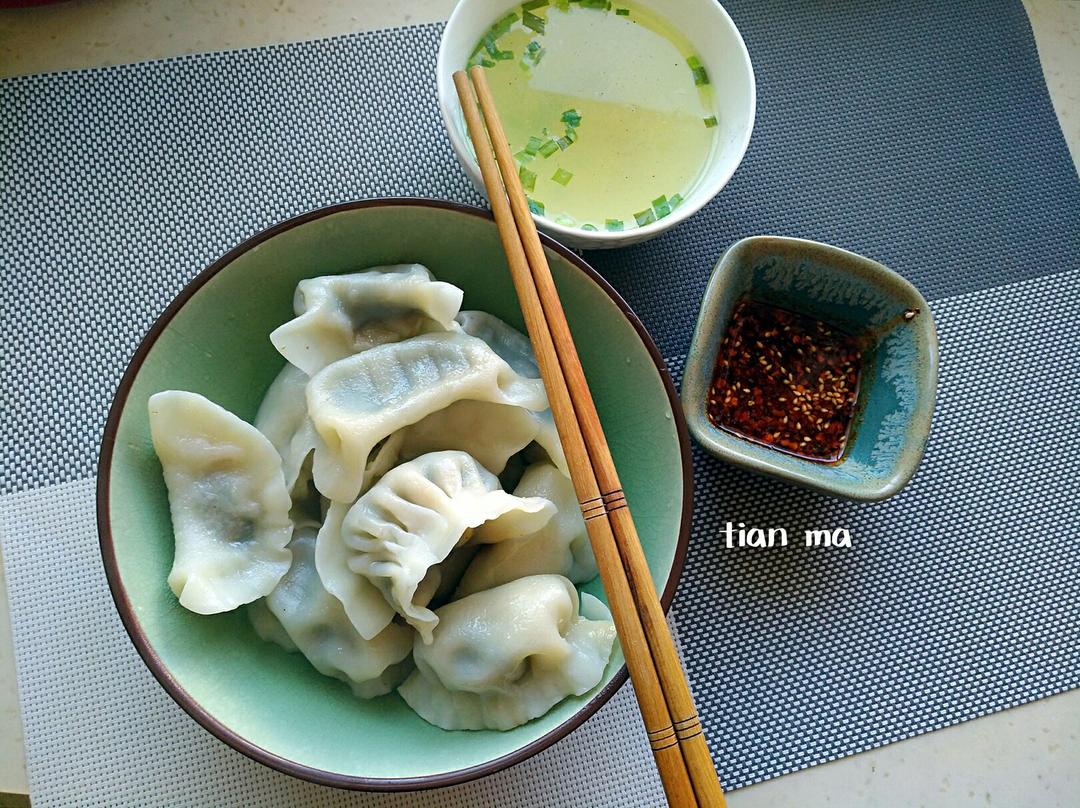 茼蒿鲜肉水饺