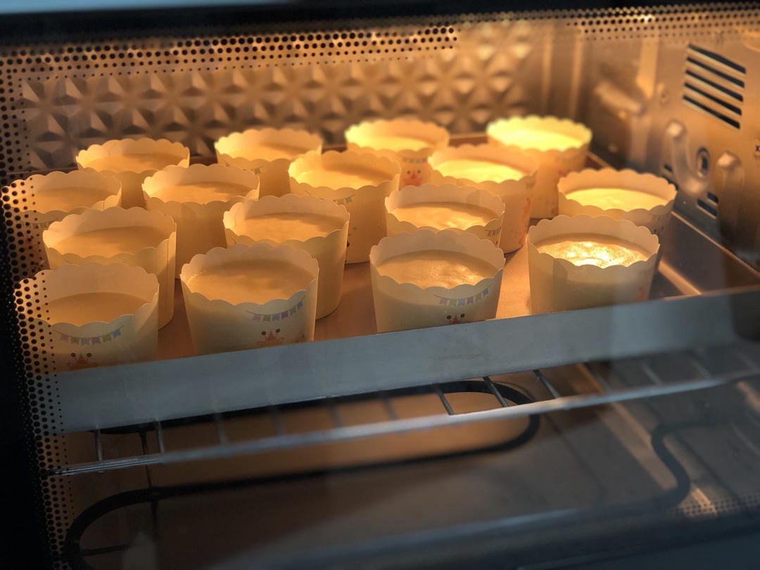 纸杯蛋糕 8寸戚风蛋糕的量