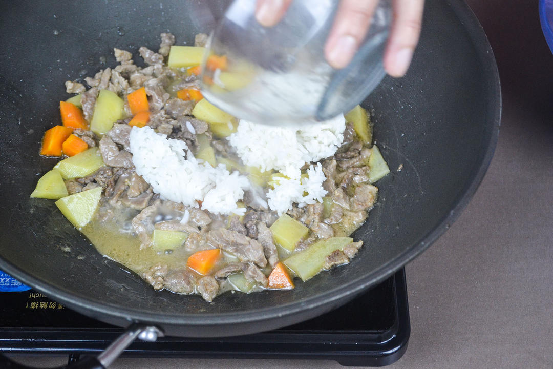 狗狗菜谱：土豆牛肉饭的做法 步骤4