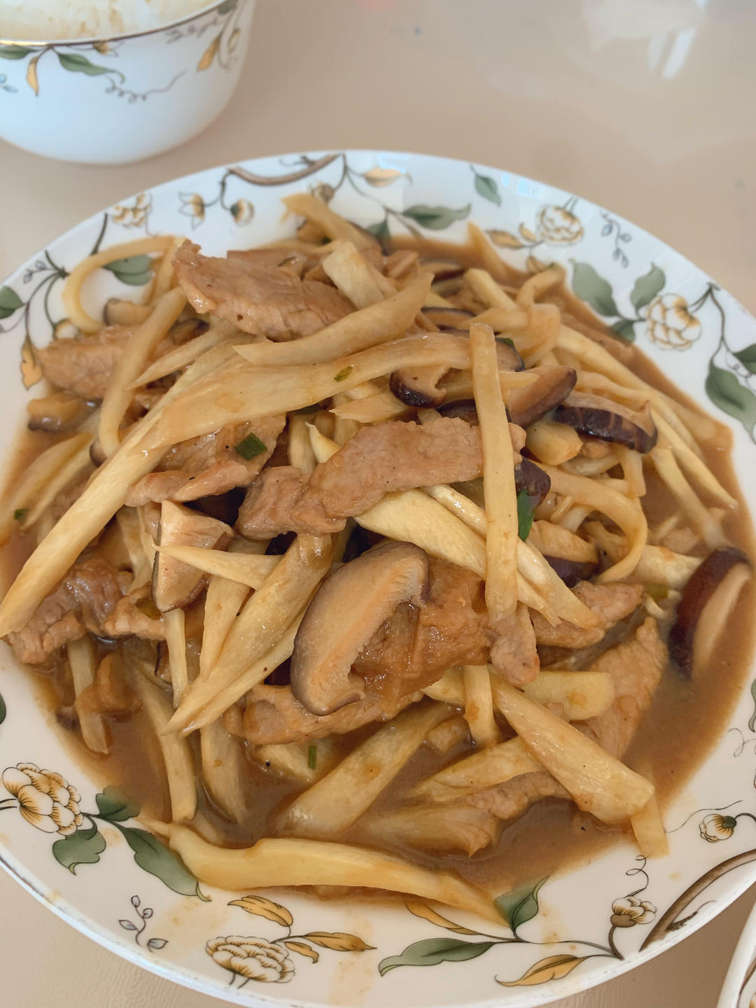开胃又好吃——酸酸的茭白炒三丝