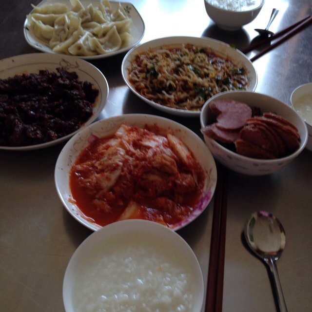 我家的春节餐桌