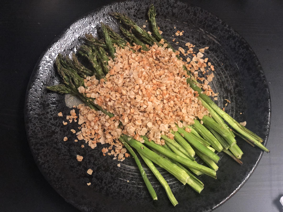 【健康三餐】燕麦香酥粒烤芦笋