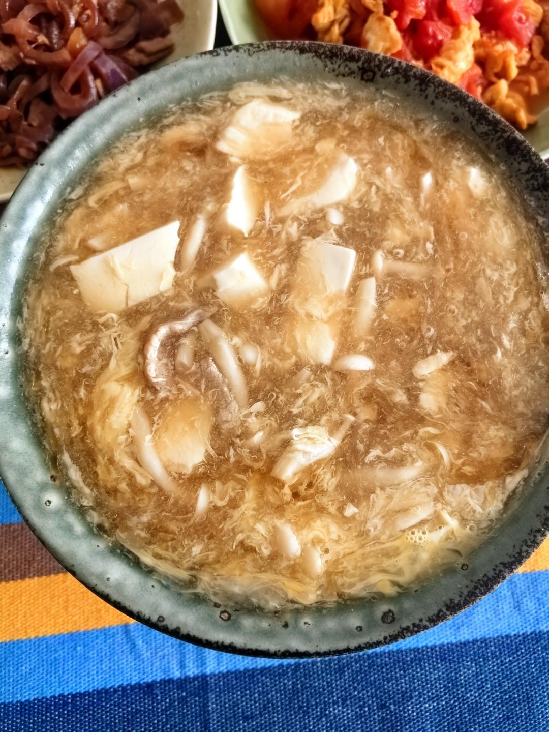 巨鲜无比的快手菜，海米菌菇豆腐汤