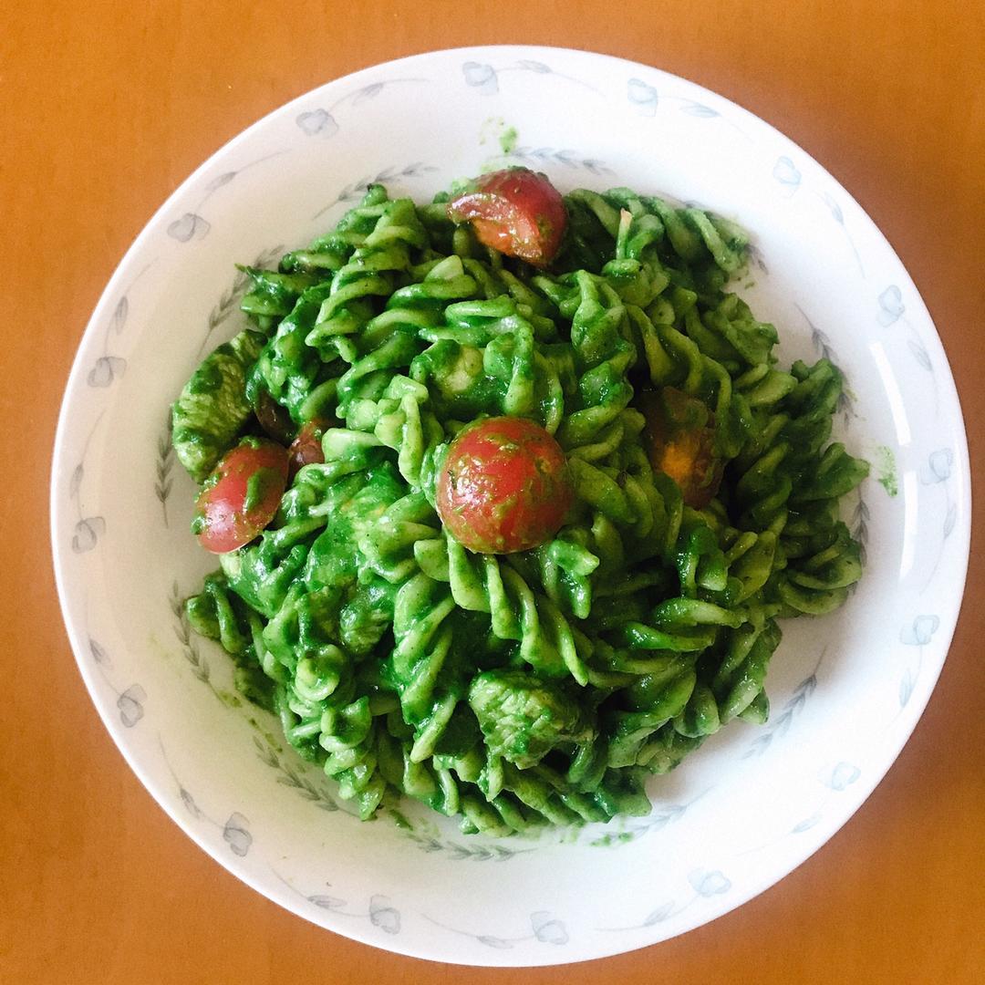 菠菜青酱虾仁意面