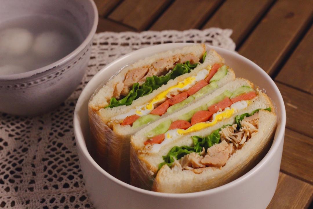 一个人的一餐一饭。