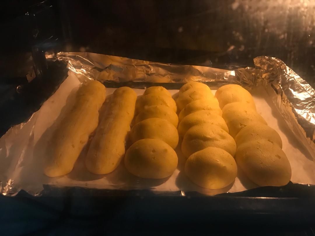 巧克力闪电泡芙（Eclair）