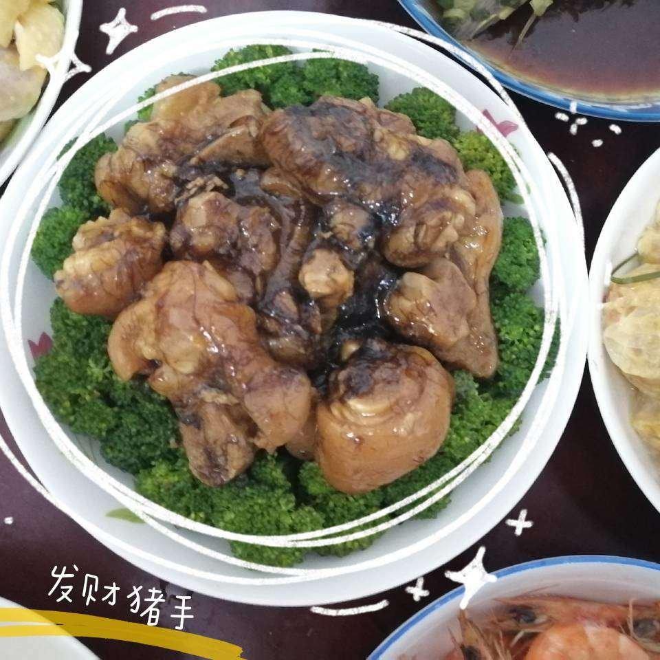 软糯的红烧猪蹄