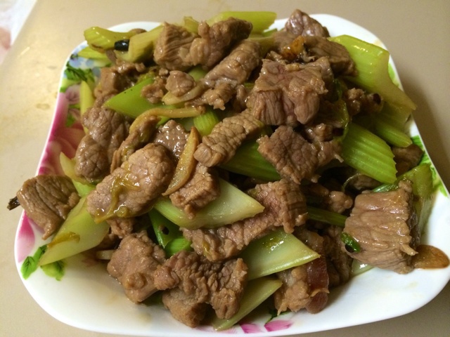 芹菜牛肉末「下饭神器」