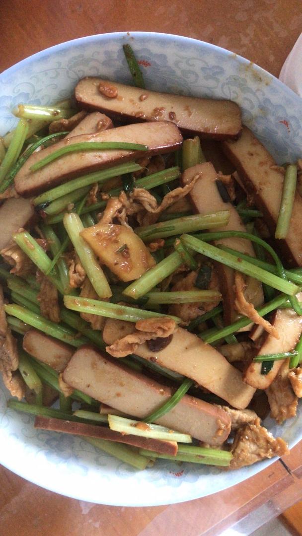 芹菜香干炒肉丝
