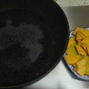 蛋黄南瓜片（排铅菜谱）的做法 步骤2
