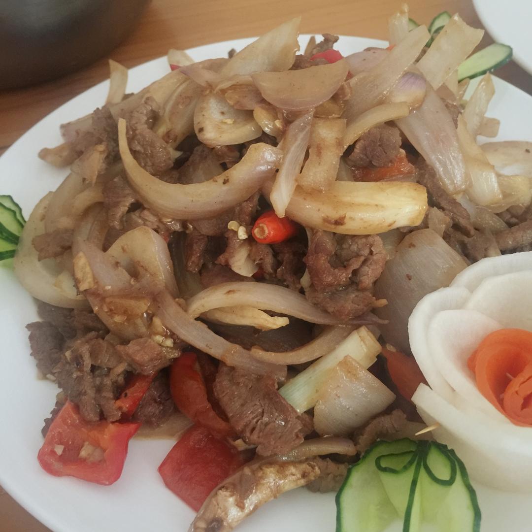 洋葱炒牛肉