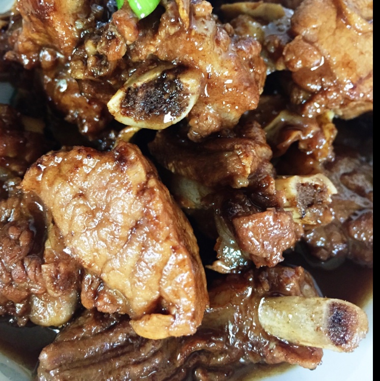 一zhi鸡腿子做的红烧排骨