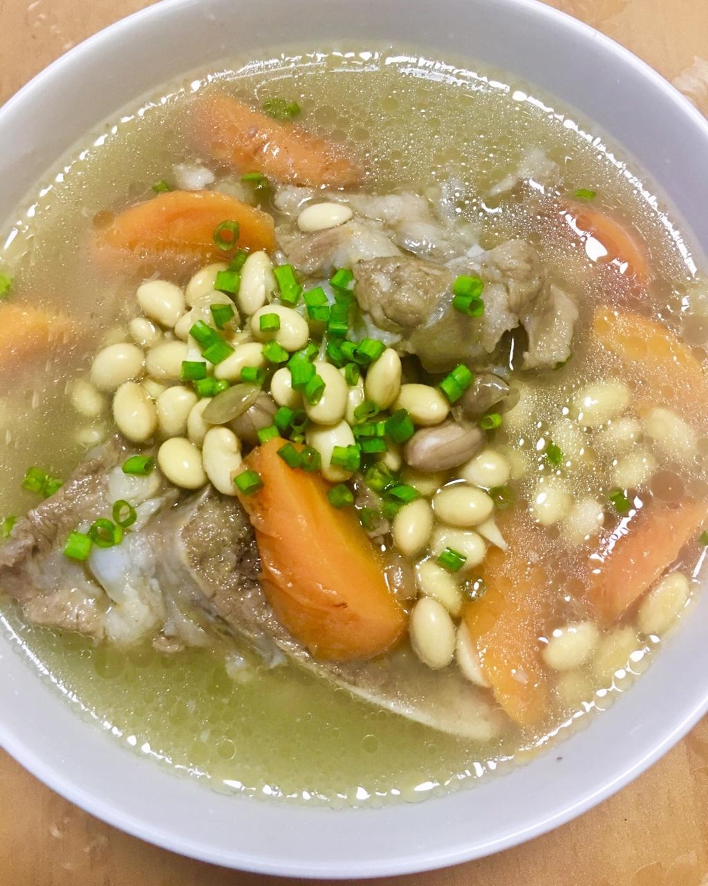 黄豆骨头汤