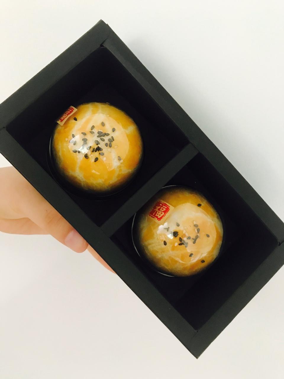 麻薯豆沙辣松蛋黄酥