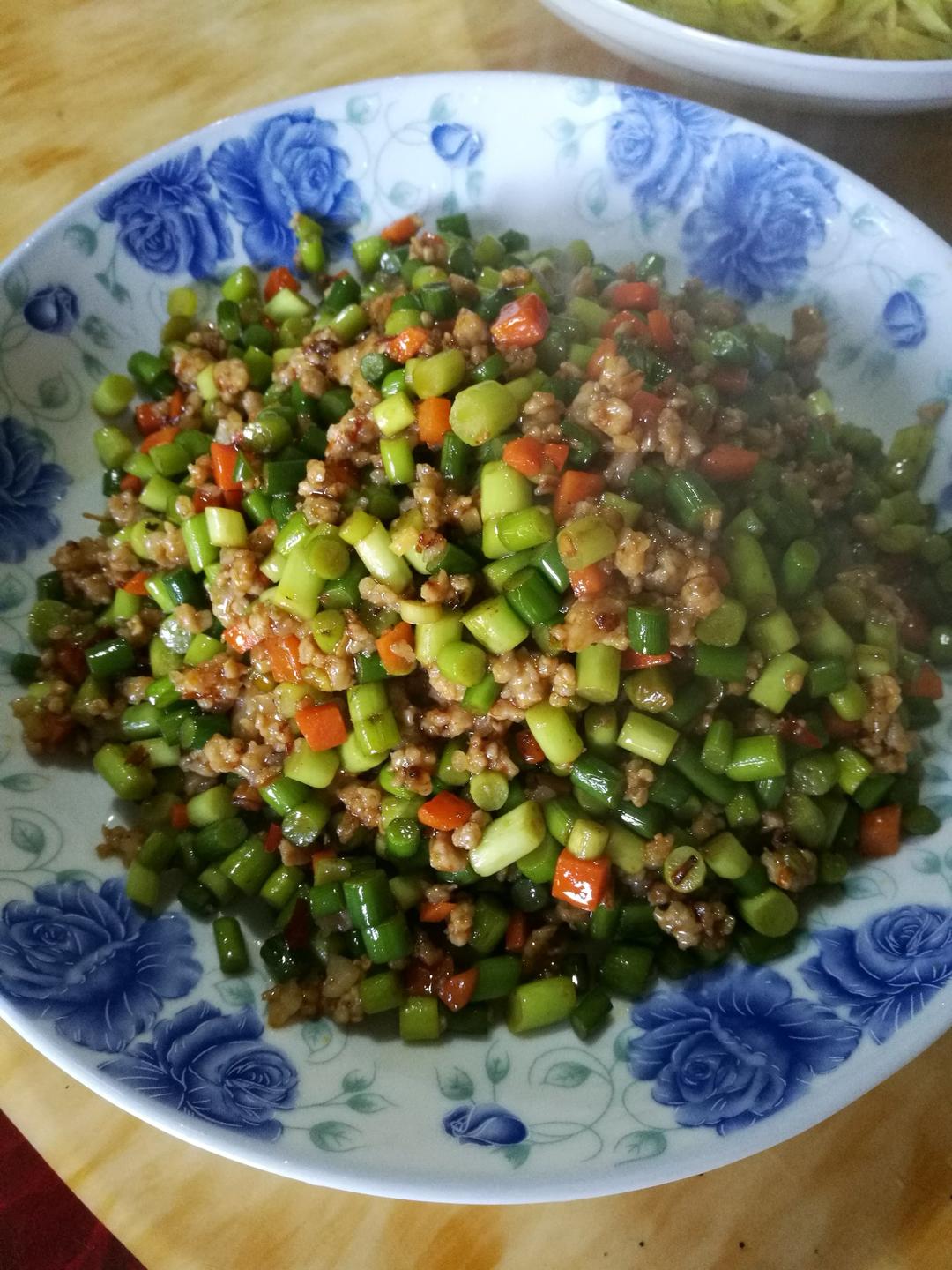 独创万能百搭的谗人肉酱【蒜苔粒粒辣肉酱】
