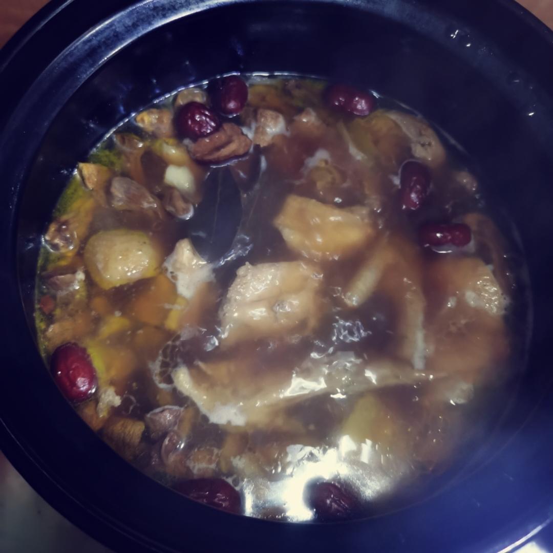奶奶教的鲜香肥美香菇炖鸡汤