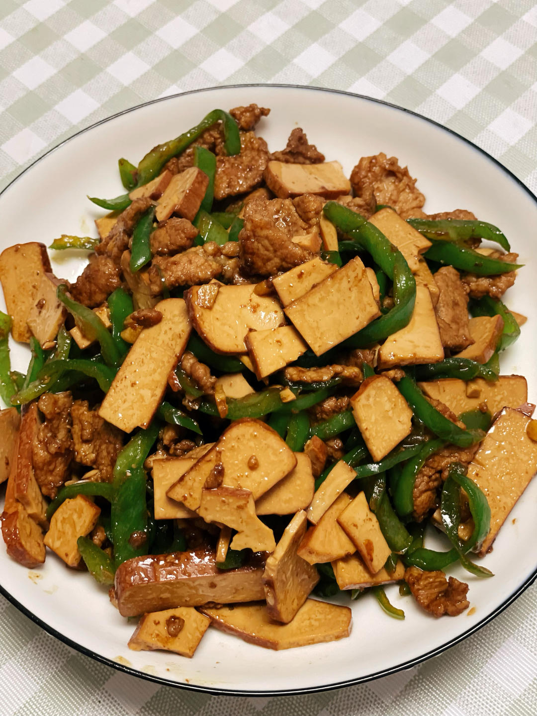青椒鸡蛋干炒肉