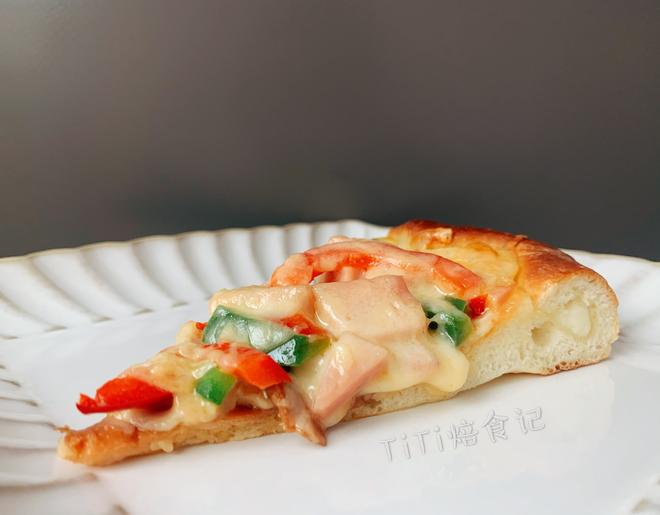 【含自制披萨饼底配方】芝士控必备！超美味10寸芝心披萨🍕，简单易上手！的做法