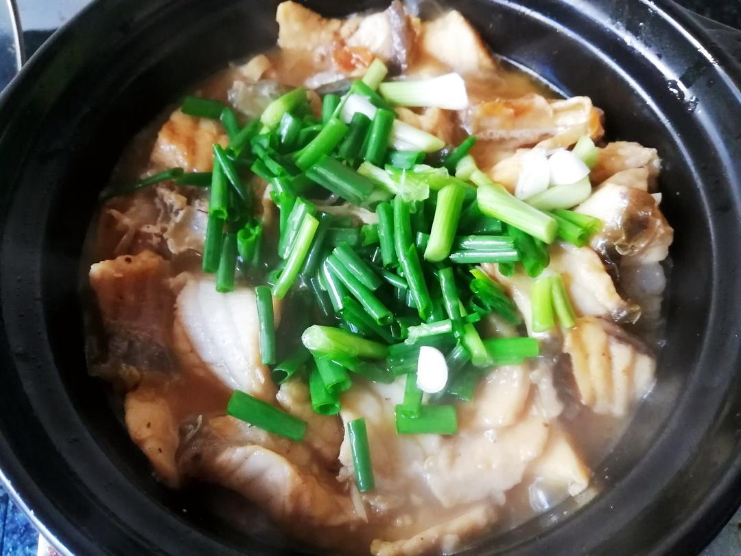 香喷喷哒～～                     酱汁焖脆皖腐竹煲