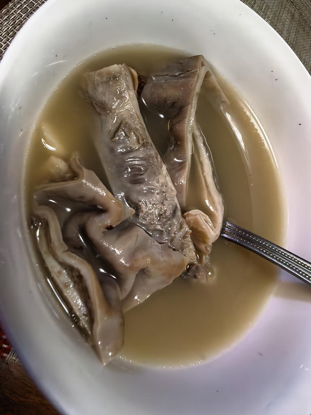 洗猪肚时，切记不要加盐和淀粉，教你一招，干净卫生无异味