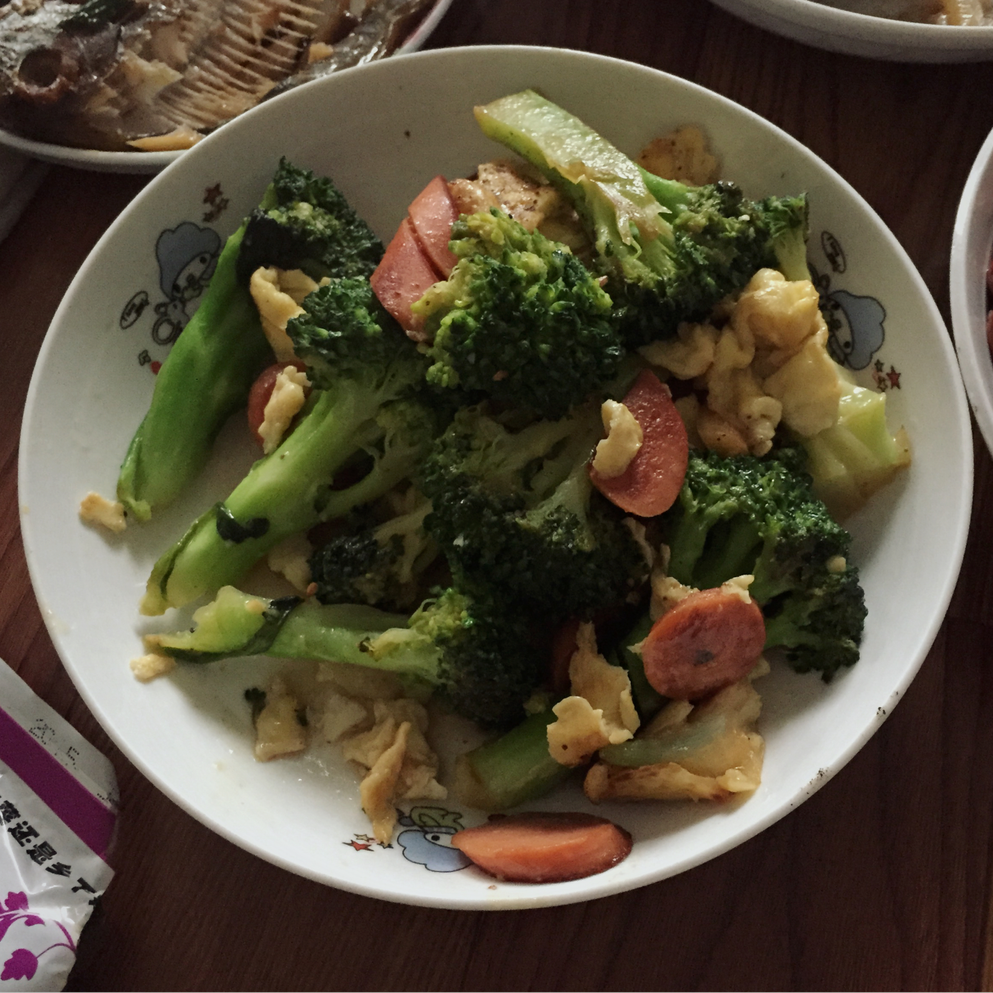 {☀快手晚餐☀}火腿肠滑蛋西兰花