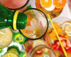 夏季「缤纷水果」饮品的做法 步骤1