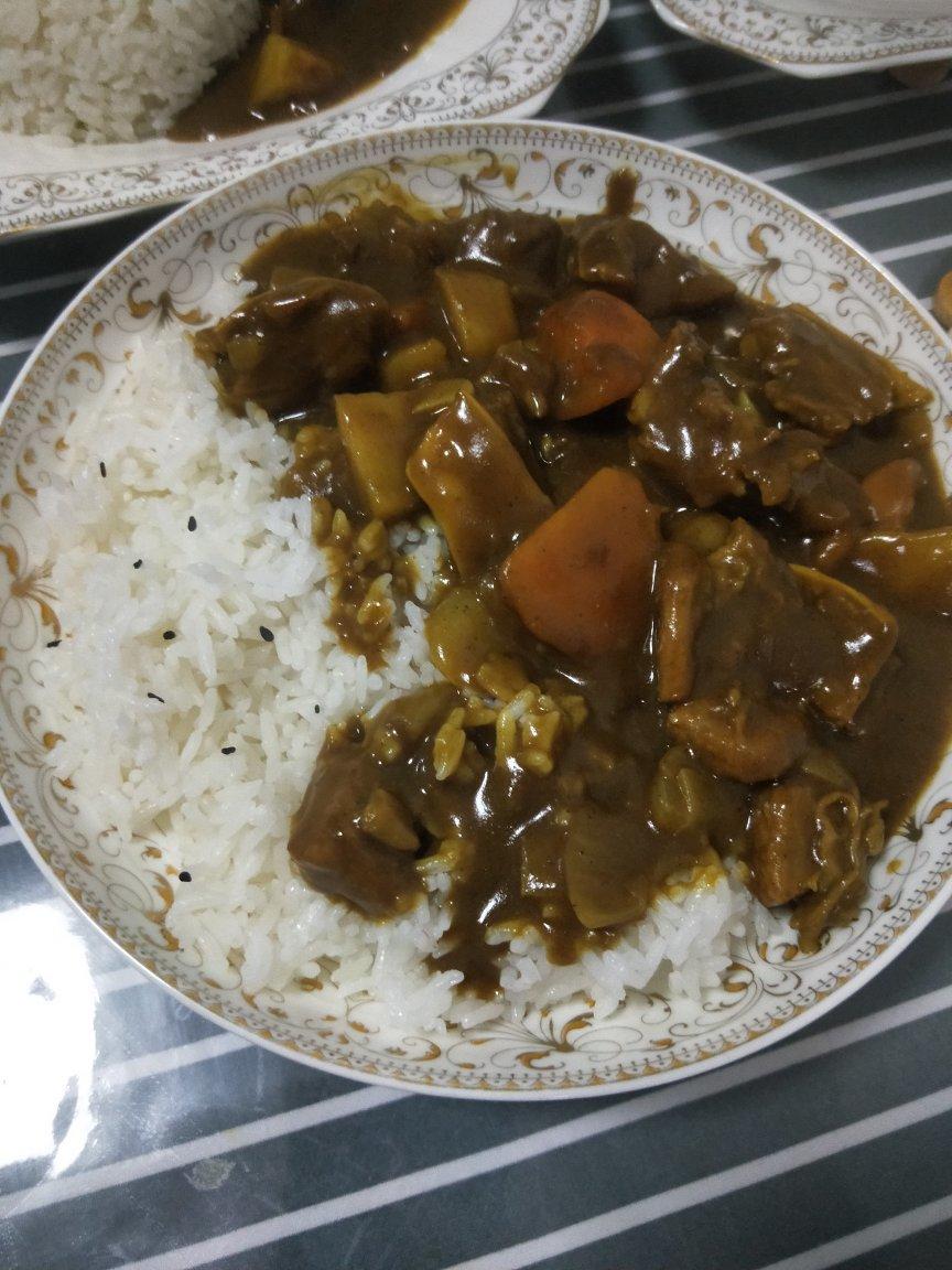【咖喱牛腩拌饭】