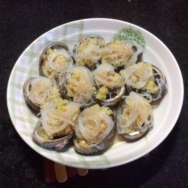 蒜蓉蒸鲜鲍鱼