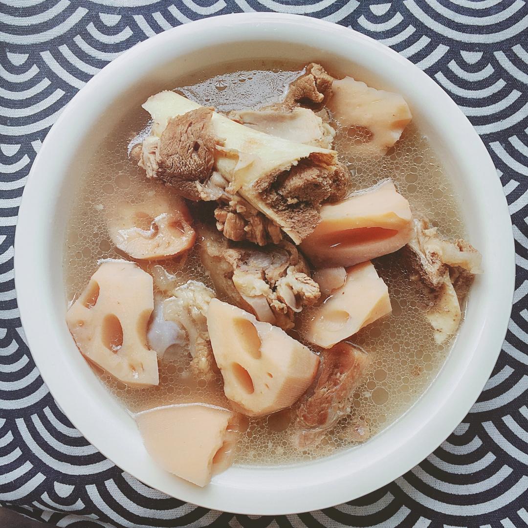 【莲藕筒骨汤图片】一只熊的干饭日记_下厨房