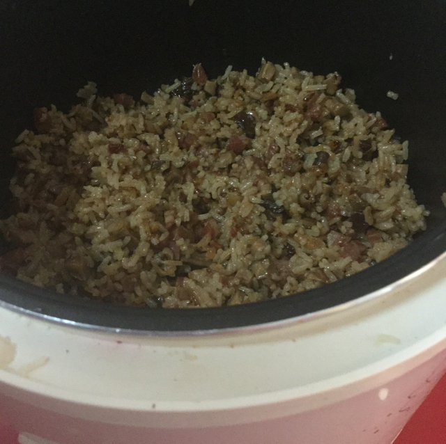 电饭锅版香菇腊肠饭