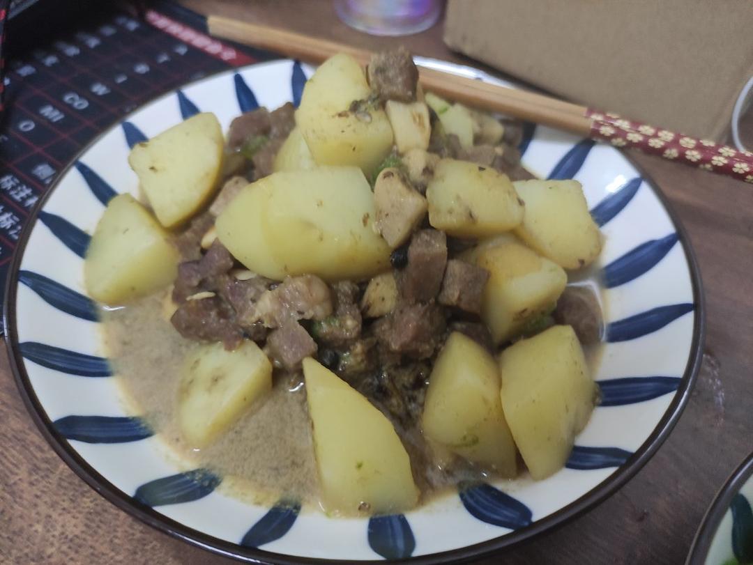 黑椒土豆牛肉粒